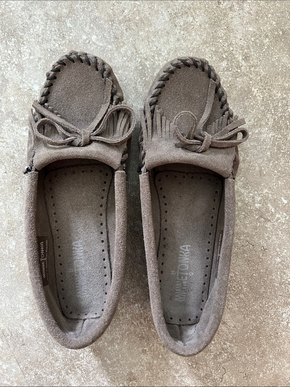 Minnetonka Brown Suede Bow Moccasins
